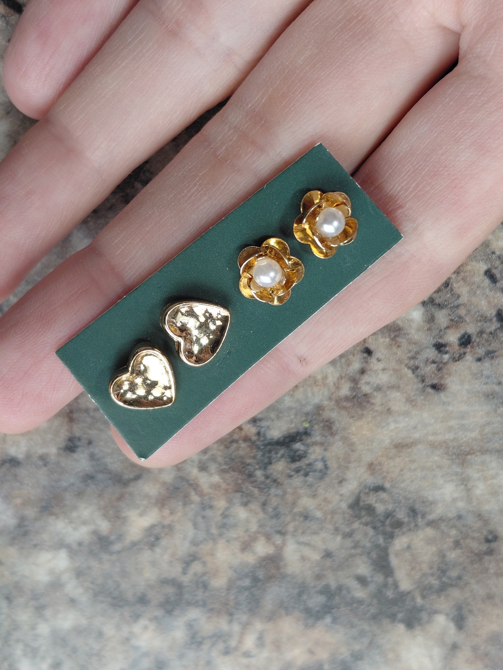 Set of 2 Pairs Gold Tone Hammered Metal Heart & Flower Faux Pearl Stud Earrings